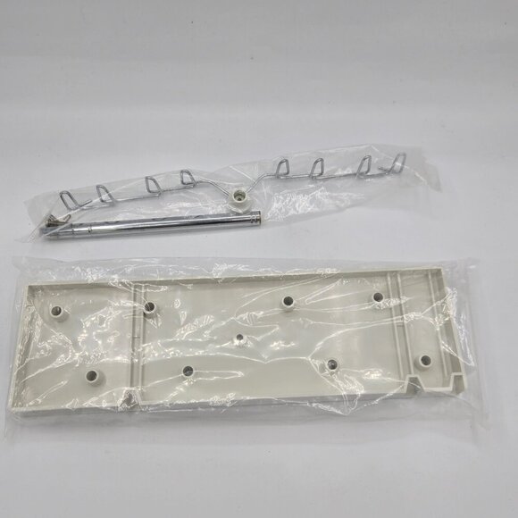 Open Box - Sealed Vintage Husqvarna Viking 8 Spool Thread Rack - Picture 7 of 13